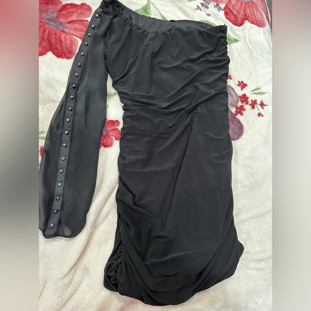 Black dress, size Large and in very good condition only worn once